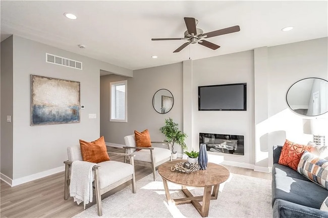 Photo - 15302 Goldenrod Dr