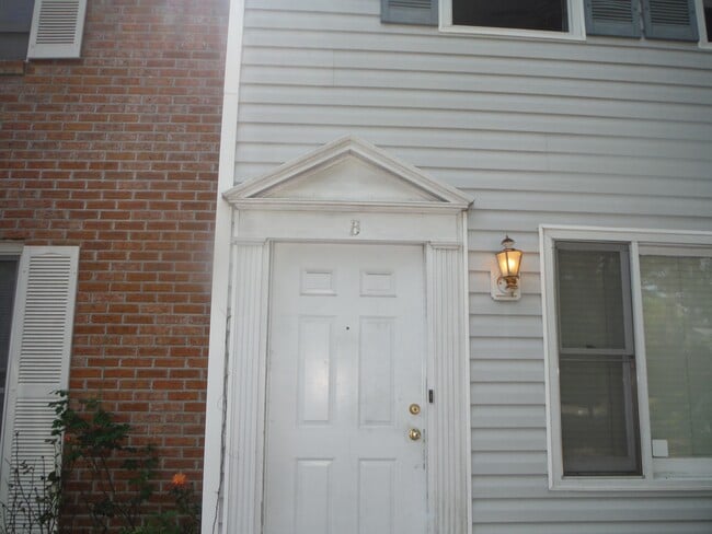 Building Photo - 6700 Jefferson Pl