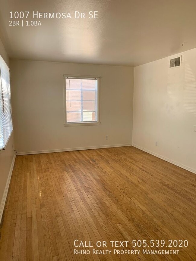 1007 Hermosa Dr SE