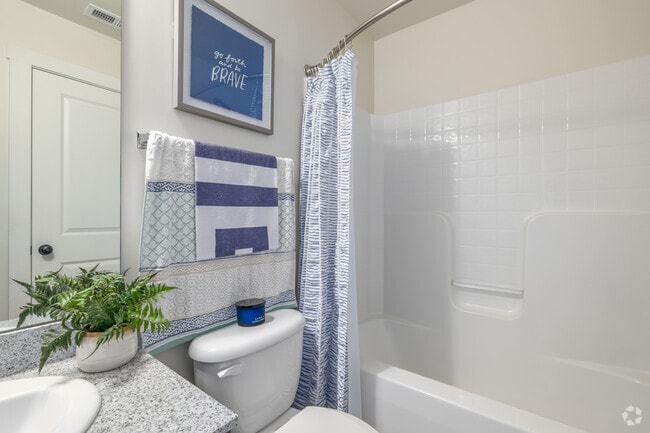 4BR, 4.5BA - 2,333SF - Bathroom