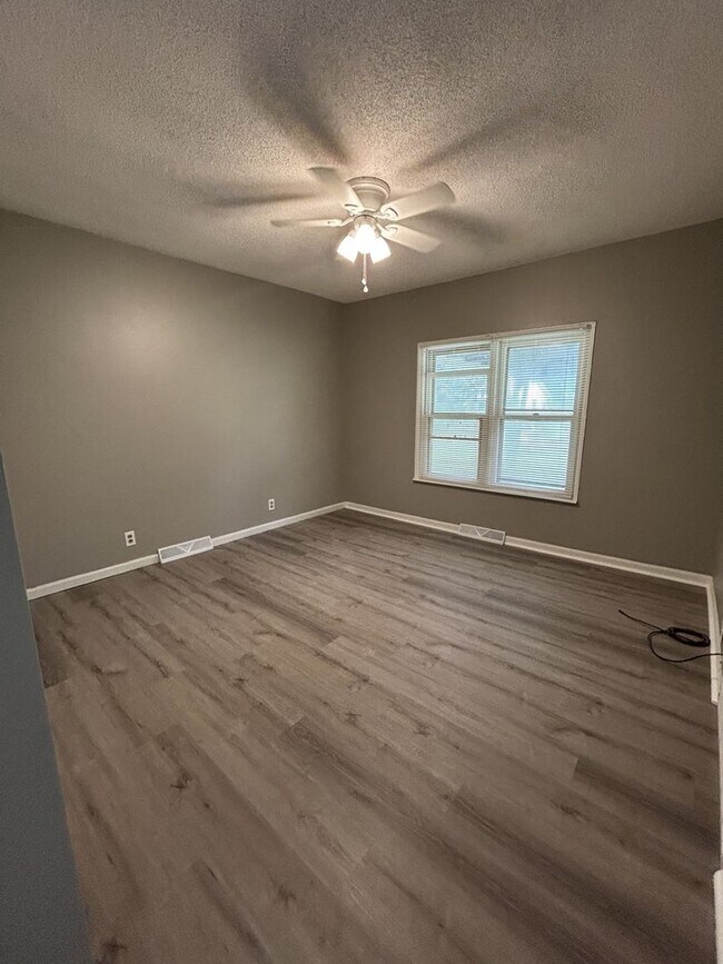 806 W Kansas St