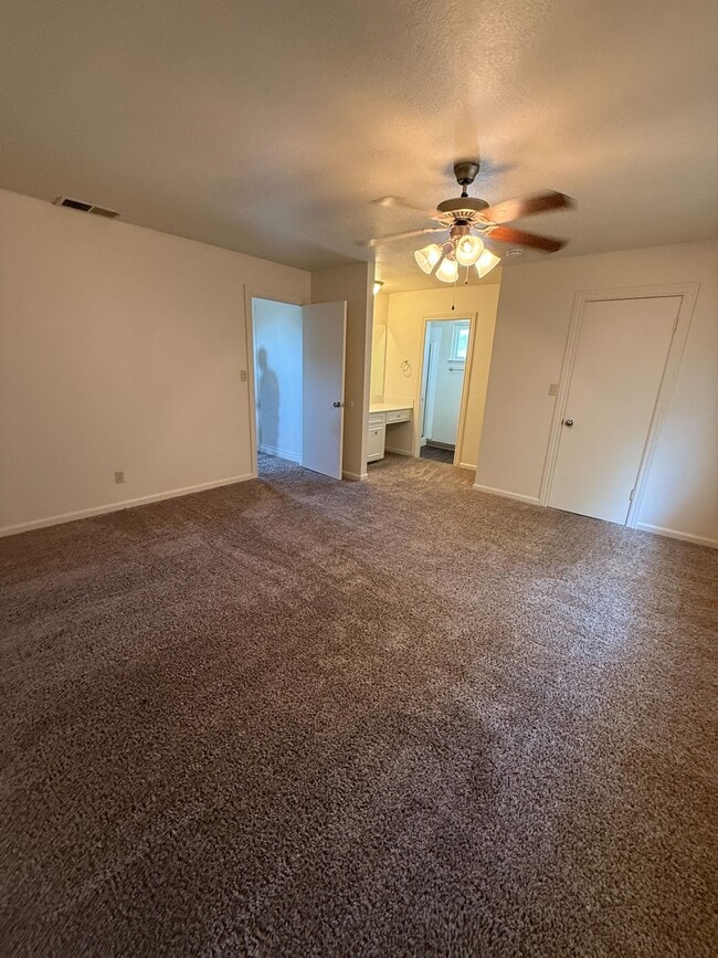Photo - 1026 Springoak Way House
