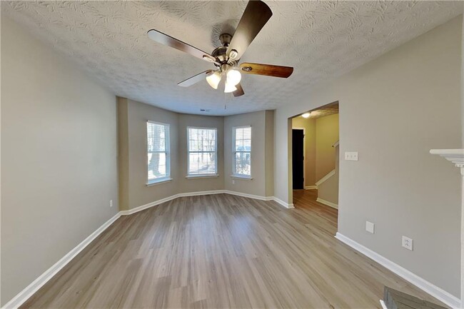 Photo - 3703 Majestic Dr SW