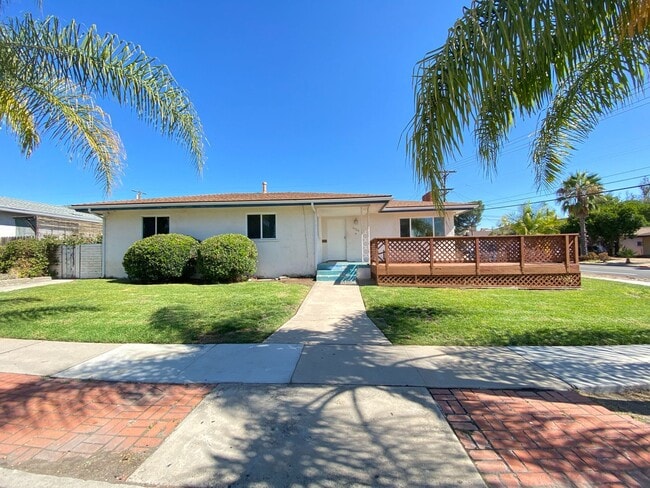 Photo - 8BD/3BA, Lots of Parking! (Lease out, pend...