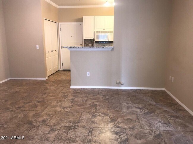 Photo - 1701 E Colter St Unidad 189