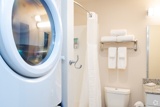 Lavadora/secadora en el apartamento - WaterWalk Raleigh RTP