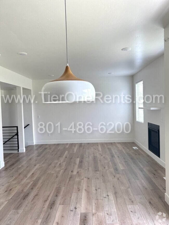 Building Photo - NO DEPOSIT option available for qualified ... Rental