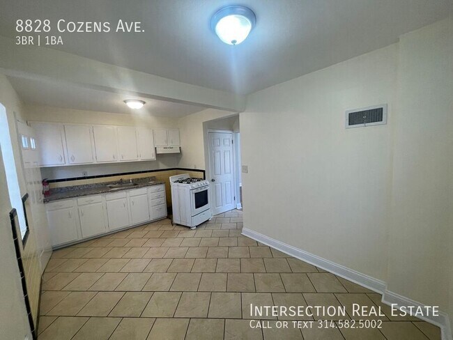 Photo - 8828 Cozens Ave