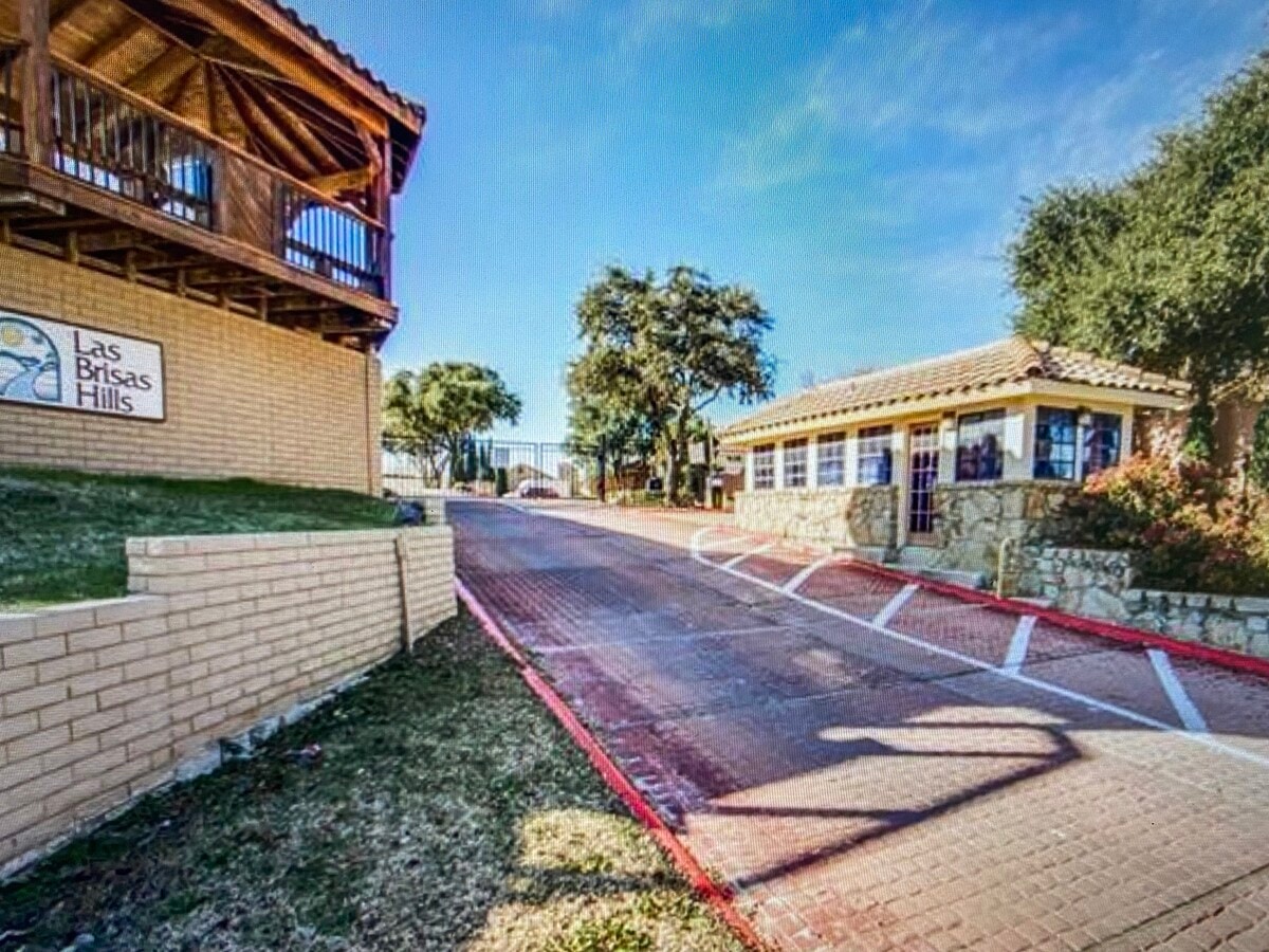 Photo - 4239 Madera Rd