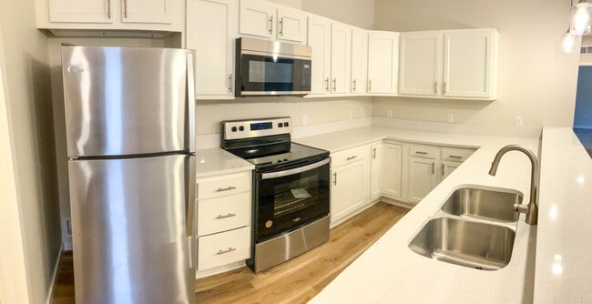 Photo - Burr Oaks Place