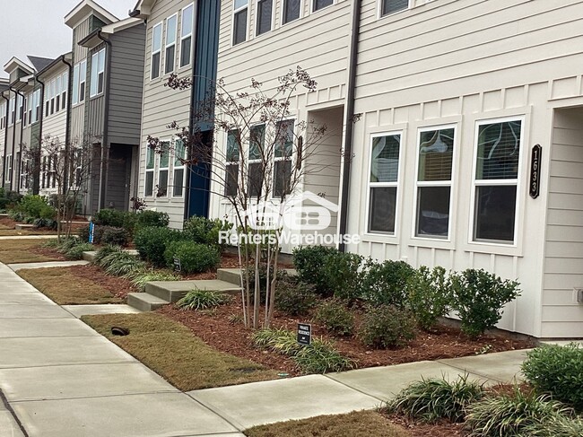 Photo - 1633 Aeslin Dr NW