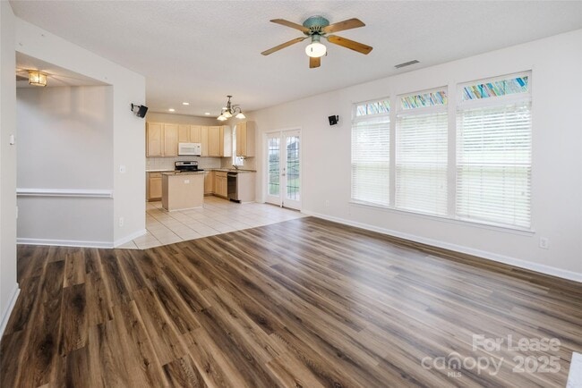 Photo - 16017 Woodcote Dr