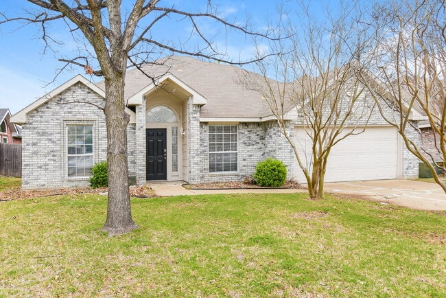 Photo - 138 Woodcreek Dr