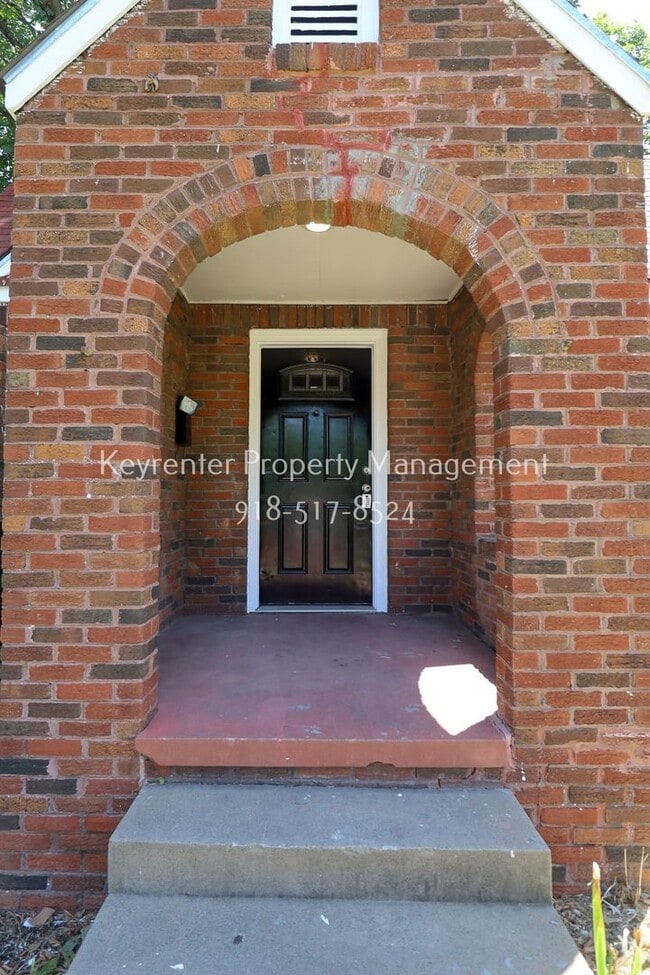 Photo - 345 S Zunis Ave