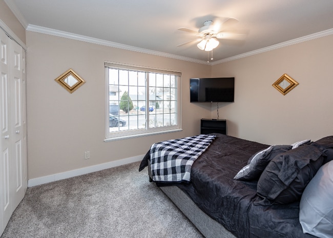 2068 Fernwood Dr