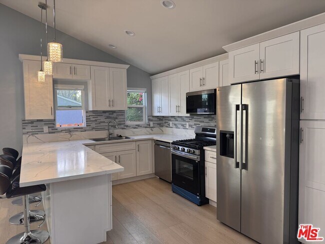 Photo - 1519-1519 1/2 Crenshaw Blvd