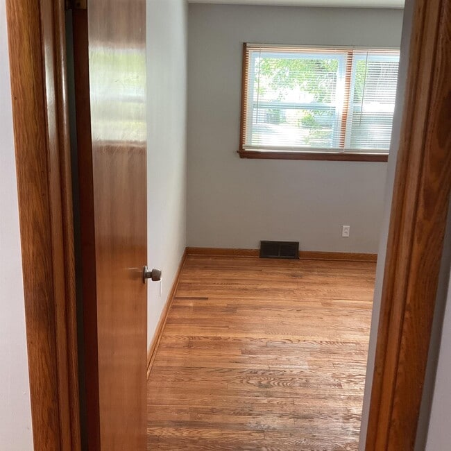 Photo - 399 Warwick St