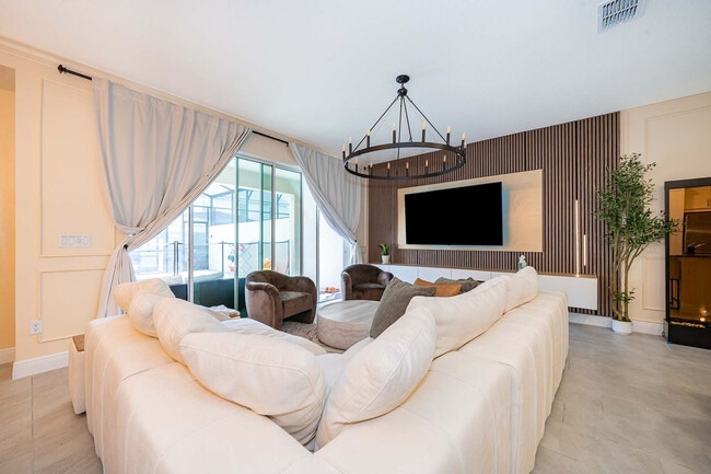 Photo - 1660 Tropical Palms Cir Unidad ID1018138P