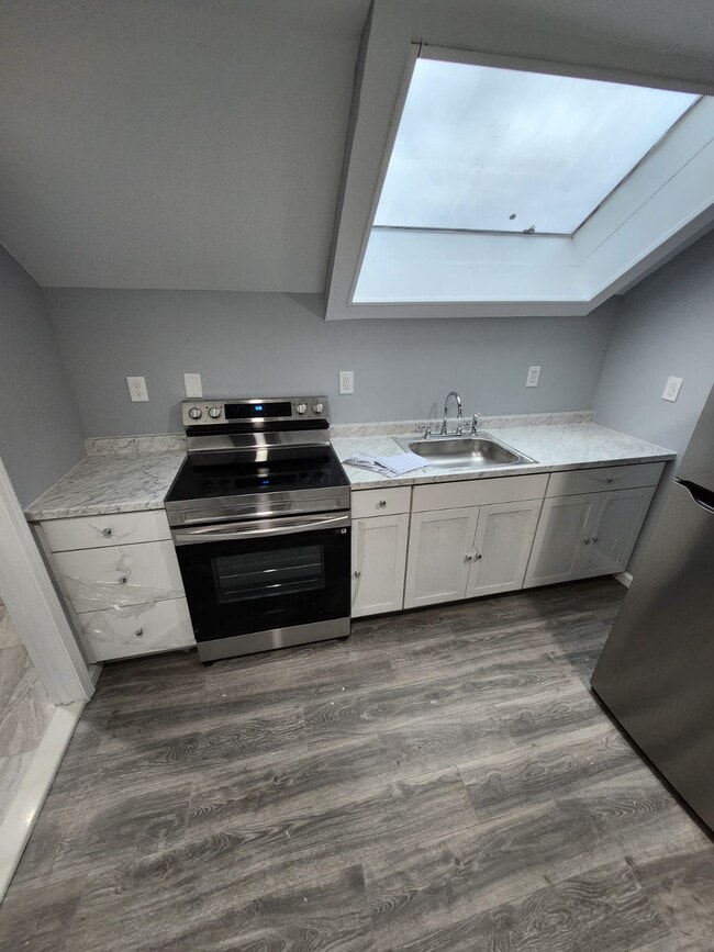 Photo - 25 Geneva Ave Unit Third Floor