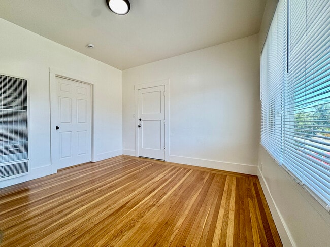 Photo - 835 40th St Unit 1