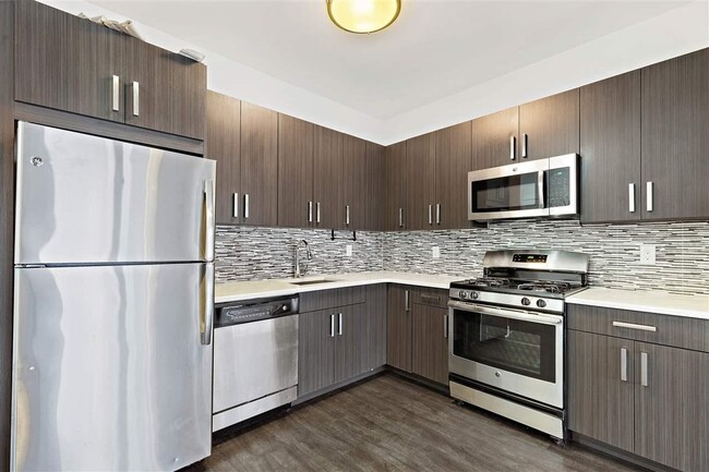 Photo - 510 45th St Condo Unit 401