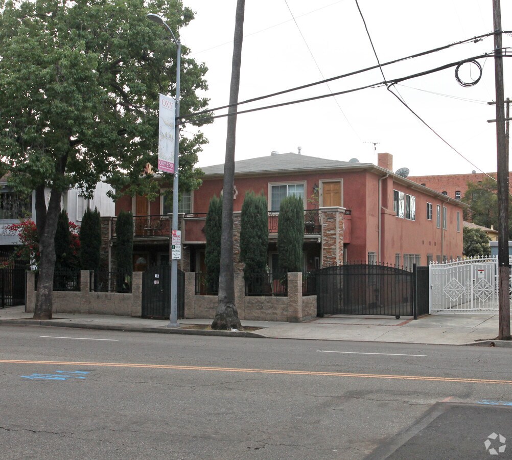 Photo - 5666 Franklin Ave