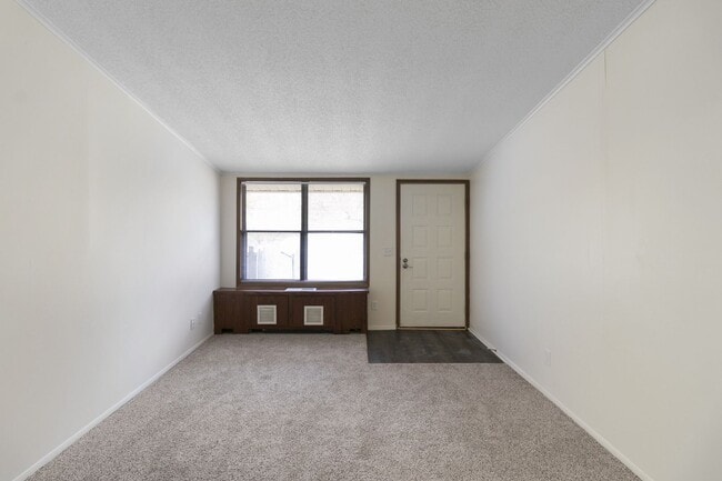 Photo - Forest View Apartments (Metro Lansing Investments LLC)