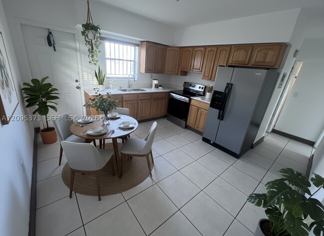 1995 NE 167th St Unit 1
