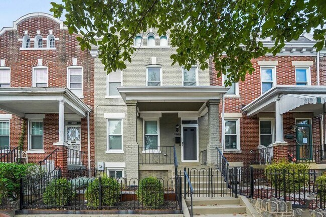 Photo - 1846 2nd St NW