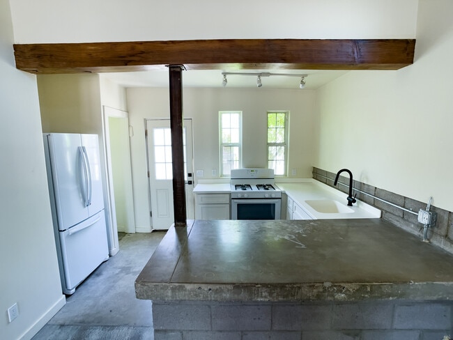 Photo - 1330 E Coronado Rd