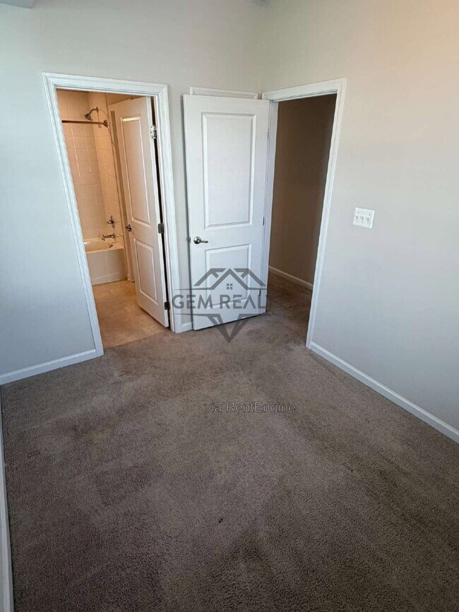 Photo - 501 Rolling Valley Dr