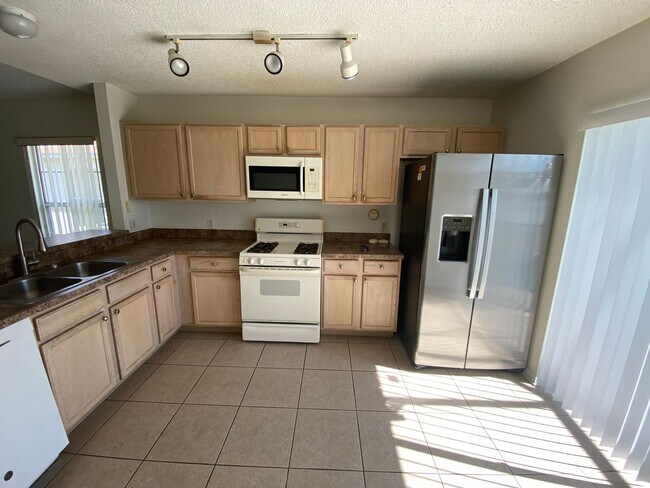 Photo - 4 Bedroom Pool Home in Davenport, FL