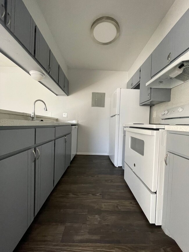 Photo - Beautiful & cozy one bedroom one bath  apartment Unit 4005-B2