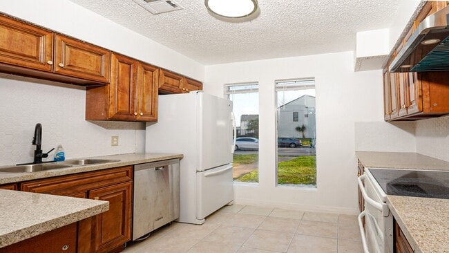 Photo - 10920 Village Bend Ln Unidad 920