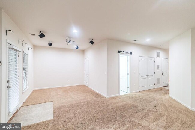 Photo - 42385 Trellis Square