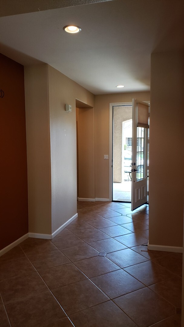 Photo - Beautiful Traditions Single Story Home is Centrally Located Near Shopping/101 Frwy