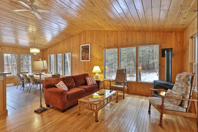 Photo - 4155 Lake Shore Dr Unit ID1376008P