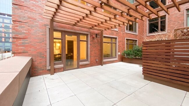 Building Photo - 100 Lovejoy Wharf Unit 3A