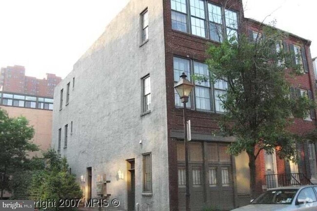 Building Photo - 511 S Sharp St Rental