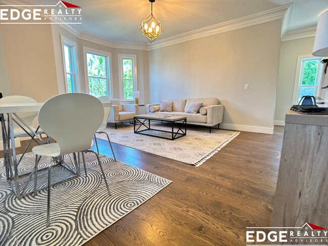 Photo - 226 Palfrey St