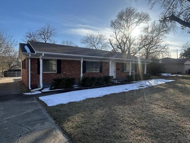 Building Photo - 5406 E 25th Pl