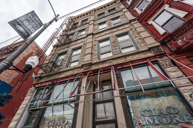 Building Photo - 1134 W 18th St Unit 2R