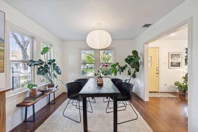 Photo - 2732 Catherine St