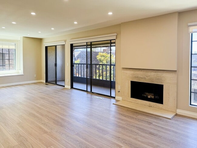 Photo - Luxurious Coastal Living: Fully Remodeled 3-Bed, 3.5-Bath with Ocean Views in Sea Point