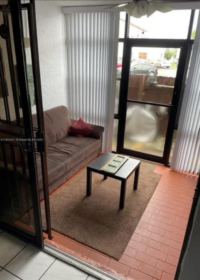 Photo - 9411 Fontainebleau Blvd Unidad 106