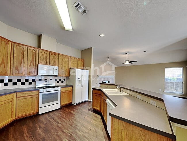 Photo - 1606 Windcastle Dr