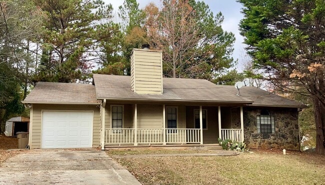 Building Photo - Secluded but Centrally Located 3 Bed/2 Bath Ranch!