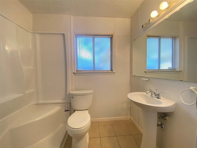 815 Ramada Dr