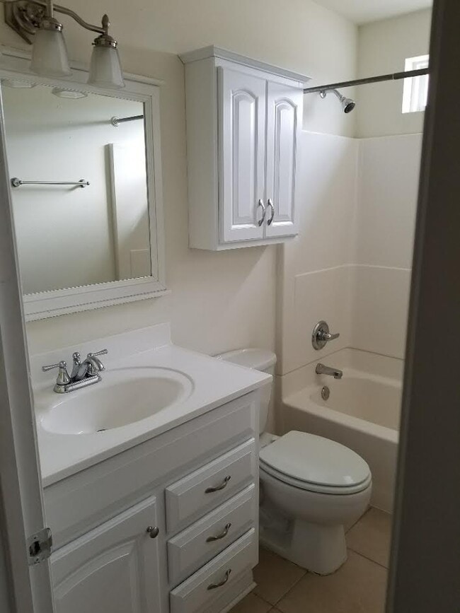 Photo - 5100 W Esplanade Ave Unidad 5106