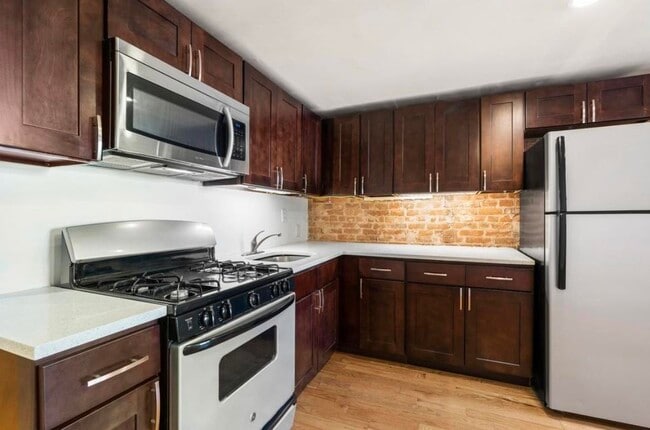 Building Photo - 65 Atlantic St